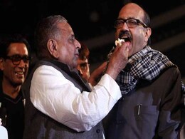 तूफान आता है तो कूड़ा-करकट भी साथ लाता है - अमर सिंह की 'सपा वापसी' पर आज़म ख़ान तूफान आता है तो कूड़ा-करकट भी साथ लाता है - अमर सिंह की 'सपा वापसी' पर आज़म ख़ान