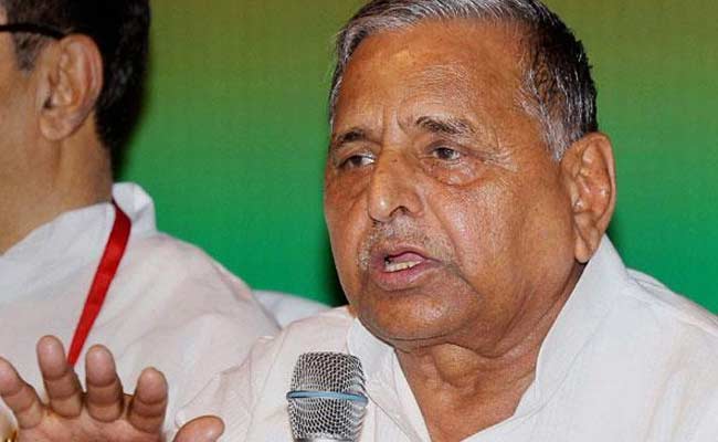 SP Chief Mulayam Singh Yadav Condoles Kamla Advani's Death