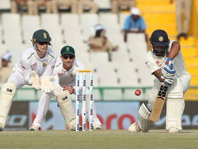 मोहाली टेस्ट : अश्विन की फिरकी का चला जादू, टीम इंडिया ने हासिल की 142 रन की बढ़त