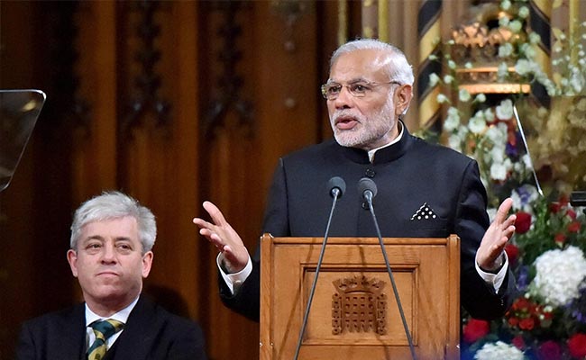 PM Modi Condemns Paris Terror Attack, Describes it as an Attack on Humanity