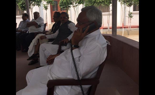 Bihar Result: PM Modi Calls Nitish Kumar, Congratulates Him on Big Win