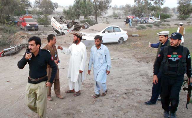 2 Killed in Bomb Attack on Pakistan Cabinet Minister's Convoy