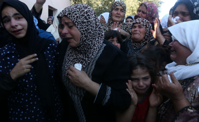 Palestinians Clash With Israel Soldiers at Hebron Funerals