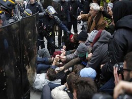 Paris Police Detain 208 After Climate Change Demo Paris Police Detain 208 After Climate Change Demo