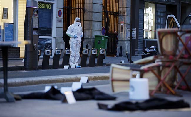 Over 120 Killed In String of Attacks Across Paris, France Declares Emergency