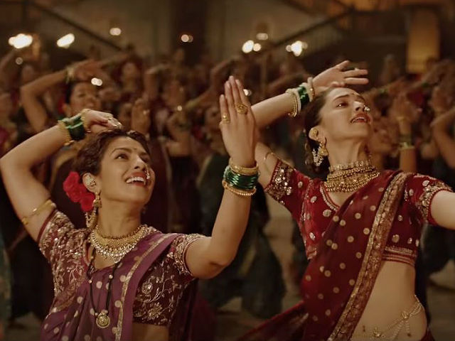 Have You Seen Deepika Padukone, Priyanka Chopra's <i>Pinga</i> Dance-Off Yet?