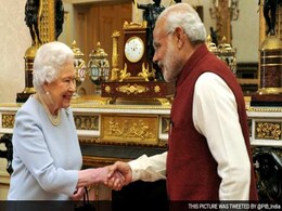 ब्रिटेन की महारानी ने बकिंघम पैलेस में पीएम मोदी के सम्मान में दिया भोज ब्रिटेन की महारानी ने बकिंघम पैलेस में पीएम मोदी के सम्मान में दिया भोज