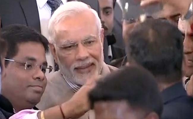 At PM Modi's Lunch for Media, Journalists Jostle for Selfies