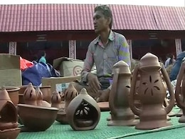 मुंबई : छोटे नोटों की कमी से मिट्टी के बर्तन बनाने वाले परेशान मुंबई : छोटे नोटों की कमी से मिट्टी के बर्तन बनाने वाले परेशान