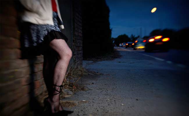 Young Greek Women Selling Sex For The Price of a Sandwich, New Study Shows