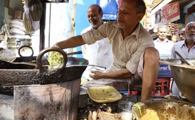 He Fries <i>Pakoras</i> With His Bare Hands