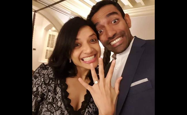 युवी के बाद अब विस्फोटक बल्लेबाज रॉबिन उथप्पा ने गर्लफ्रेंड से की सगाई, देखें तस्वीरें