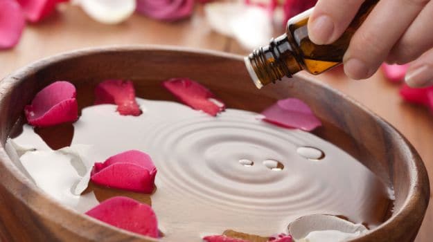 10 Rose Water Benefits: From Antioxidants to Anti-Aging 3