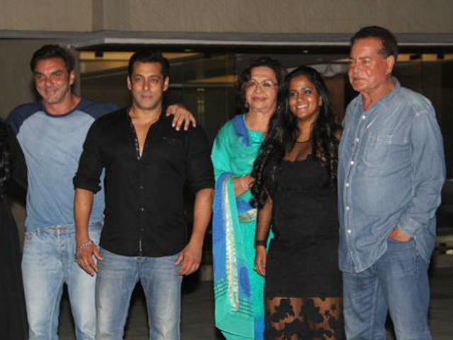 <I>Hum Saath Saath Hain</i>. Every Khan in Salman's Family in This Pic