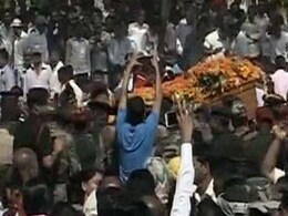 कर्नल संतोष महादिक का पूरे सैन्य सम्मान के साथ अंतिम संस्कार, रक्षामंत्री ने भी दी श्रद्धांजलि कर्नल संतोष महादिक का पूरे सैन्य सम्मान के साथ अंतिम संस्कार, रक्षामंत्री ने भी दी श्रद्धांजलि