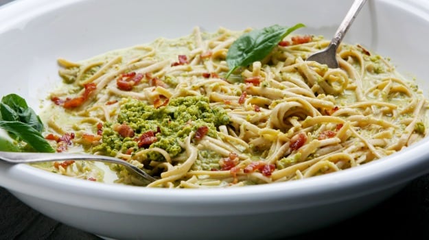 Dinner in 25 Minutes: Skinny Carbonara With Peas, Almonds and Basil