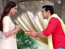 Sonam's Romance With Salman No 2# in <i>Prem Ratan Dhan Payo</i> Song