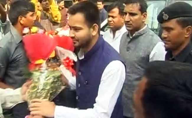 फेसबुक पर शिकायत मिलते ही तेजस्‍वी ने की कार्रवाई, छात्र को दिलाई स्‍कॉलरशिप