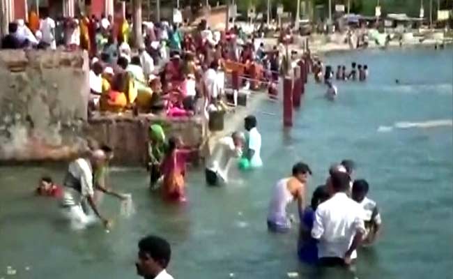 Devotees Say Holy Dip Nauseating at Rameswaram. Seasonal Issue, say Authorities