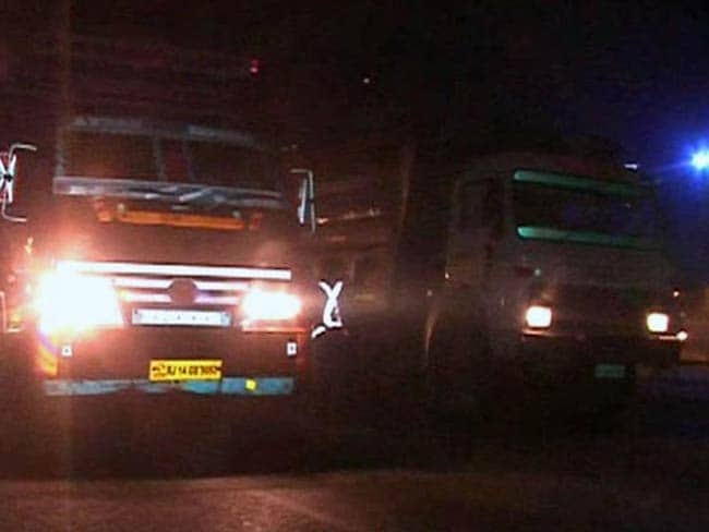 बिहार के मधुबनी में ट्रक ने सड़क किनारे सो रहे परिवार के 5 लोगों को कुचला