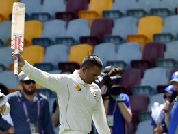 AUSvsSA:ऑस्ट्रेलिया ने दक्षिण अफ्रीका पर बनाया दबाव, दूसरी पारी में मेहमान टीम के 6 विकेट गिरे AUSvsSA:ऑस्ट्रेलिया ने दक्षिण अफ्रीका पर बनाया दबाव, दूसरी पारी में मेहमान टीम के 6 विकेट गिरे