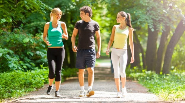 Can A 15-Minute Stroll After Dinner Help In Weight Loss? Here is the Answer