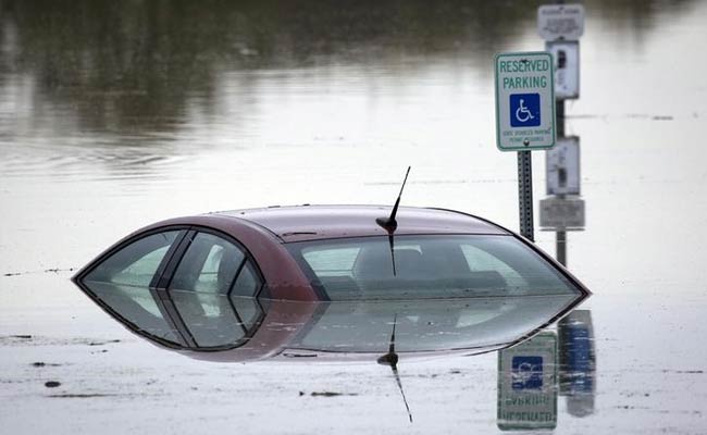 Three Killed, 250000 Customers Without Power After Washington State Storms