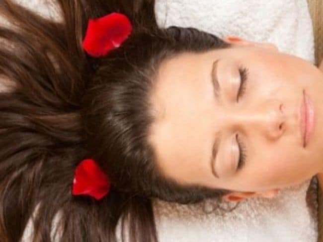 6 Effective Home Remedies And Tips To Control Hair Fall, balon ka jhdna roke, Hair Fall ke upay, gharelu nuskhe