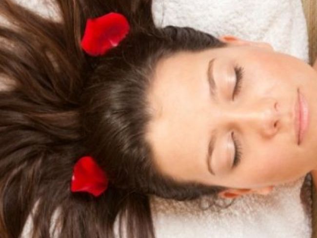 How to Get Rid of Dandruff: डैंड्रफ अब और नहीं करेगा परेशान, ये रहे 14 हेयर केयर ट&zwj;िप्स