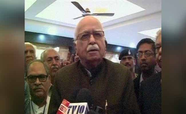 LK Advani Backs PM Modi's Lahore Stopover, Says Must Take Vajpayee's Initiative Forward