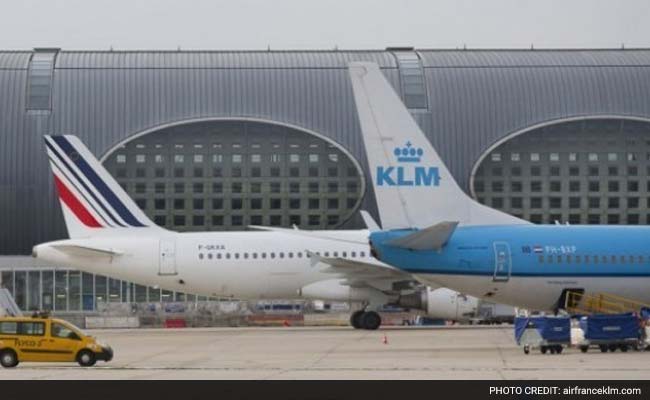 Air France-KLM Estimates Paris Attacks Impact At 50 Million Euros