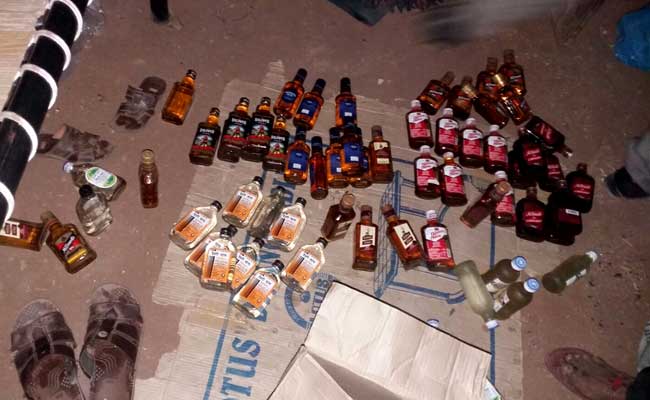 नोएडा : भारी मात्रा में तस्करी की शराब बरामद