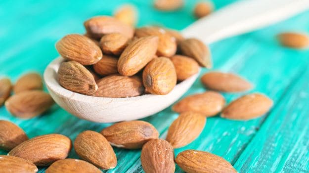 Here's How You Can Chop Almonds Like A Pro