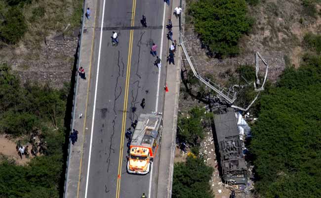Argentina Bus Crash Leaves 43 Border Patrol Officers Dead