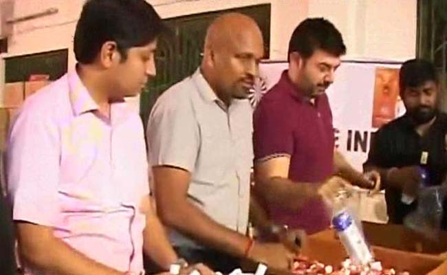 Actor Arvind Swamy Plays Chennai Flood Relief Volunteer In Real Life