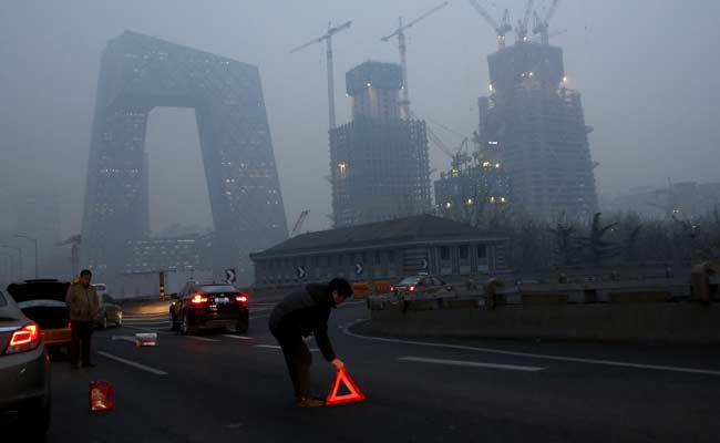 Thousands Of Plants Cut Production As Beijing Smog Persists