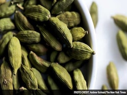 Green Or Black Cardamom: क्या है दोनों के स्वाद और उपयोग में अंतर, जानें दोनों में से कौन सी ज्यादा फायदेमंद Green Or Black Cardamom: क्या है दोनों के स्वाद और उपयोग में अंतर, जानें दोनों में से कौन सी ज्यादा फायदेमंद