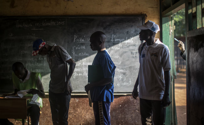 2 Dead as violence Mars 'Make-Or-Break' Central Africa Vote