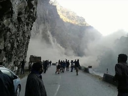 Rohtang Pass Still Off Limits, Taxi Unions On Strike, Tourists Suffer In Manali Rohtang Pass Still Off Limits, Taxi Unions On Strike, Tourists Suffer In Manali