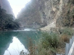 Landslide Blocks Chandigarh-Manali Highway, Some Traffic Restored Landslide Blocks Chandigarh-Manali Highway, Some Traffic Restored