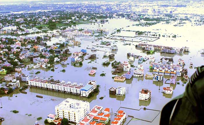 प्राइम टाइम इंट्रो : झीलों की जगह पर हुआ अतिक्रमण