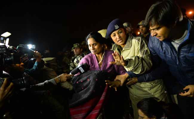 Delhi Gang-Rape: Youngest Convict Free, Protesters Detained At India Gate