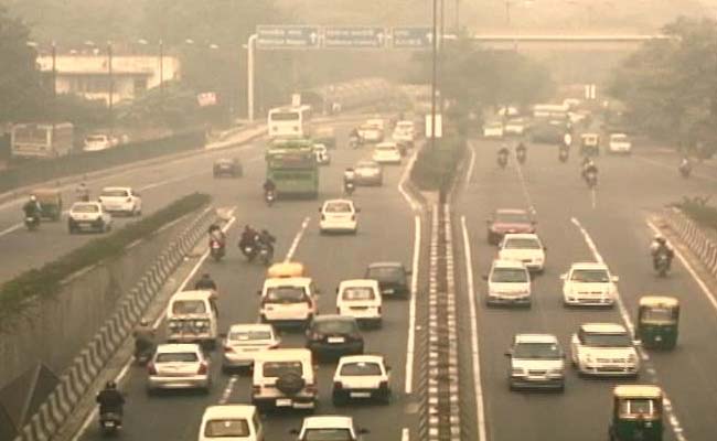 Misty Morning In Delhi, Minimum Temperature At 7.2 Degrees Celsius