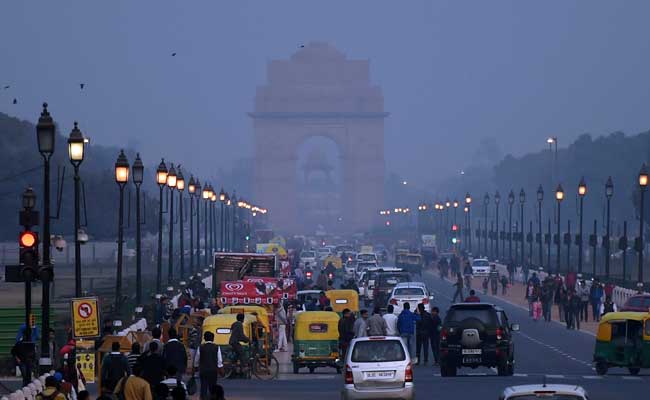 Delhi Maximum Temperature Settles At 23.6 Degrees Celsius, Air Quality "Very Poor"