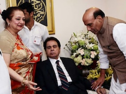 Dilip Kumar Receives Padma Vibhushan Honour Dilip Kumar Receives Padma Vibhushan Honour