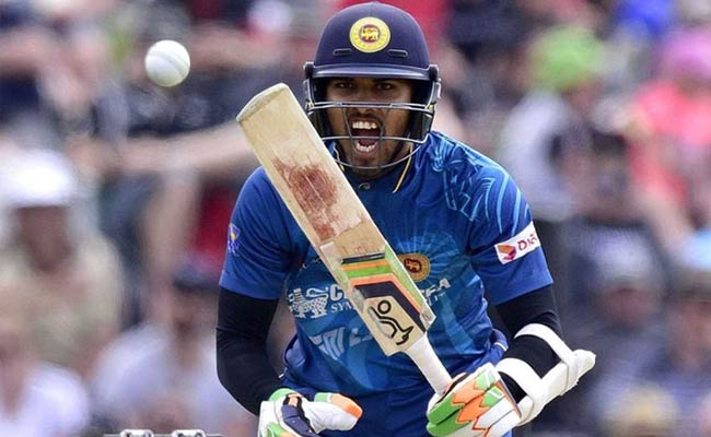 INDvsSL: श्रीलंका टीम को झटका, अंगूठे की चोट के कारण यह बल्‍लेबाज हुआ वनडे सीरीज से बाहर