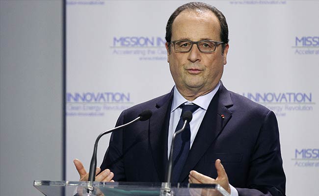 French Aircraft Carrier to Move to Gulf 'in a Few Says': Francois Hollande