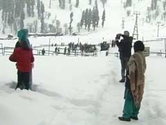 Gulmarg Prepares For Christmas And Snow Carnival