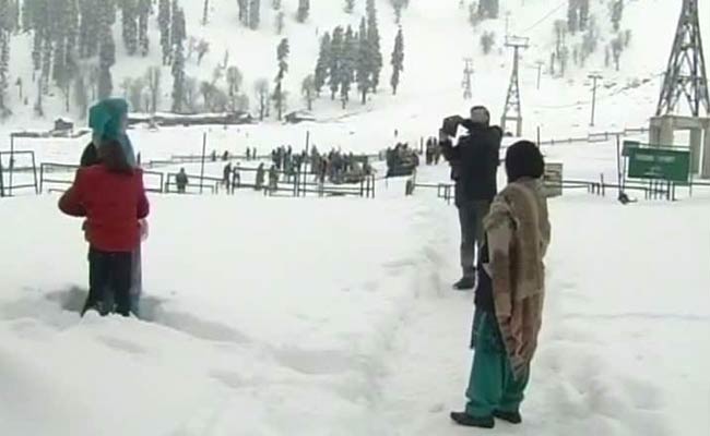 Gulmarg Prepares For Christmas And Snow Carnival