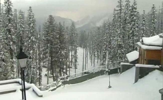 Cold Wave Sweeps Jammu and Kashmir, Leh Freezes At -13.2 Degree Celsius